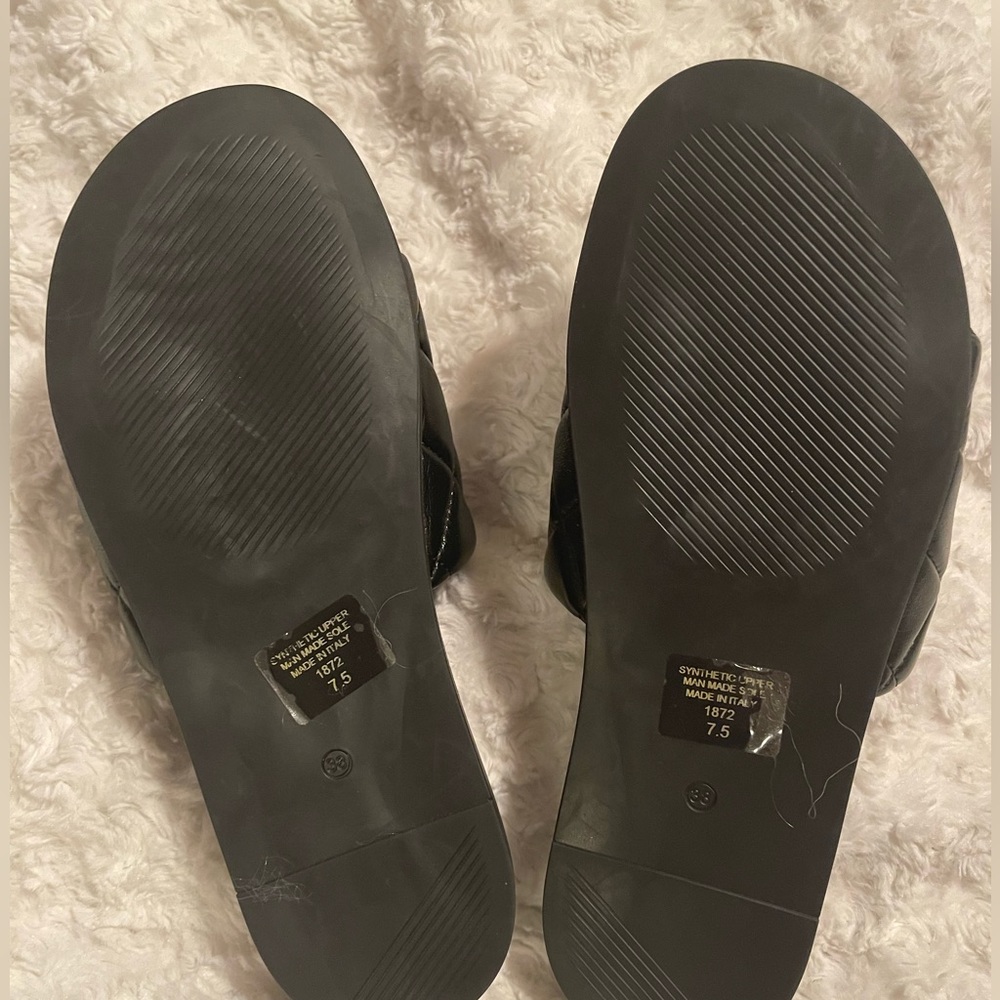 Women’s shoes size 7 1/2 - Picture 2 of 4